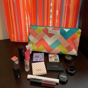 Clinique Tote bag, Make-up bag bundle with make-up